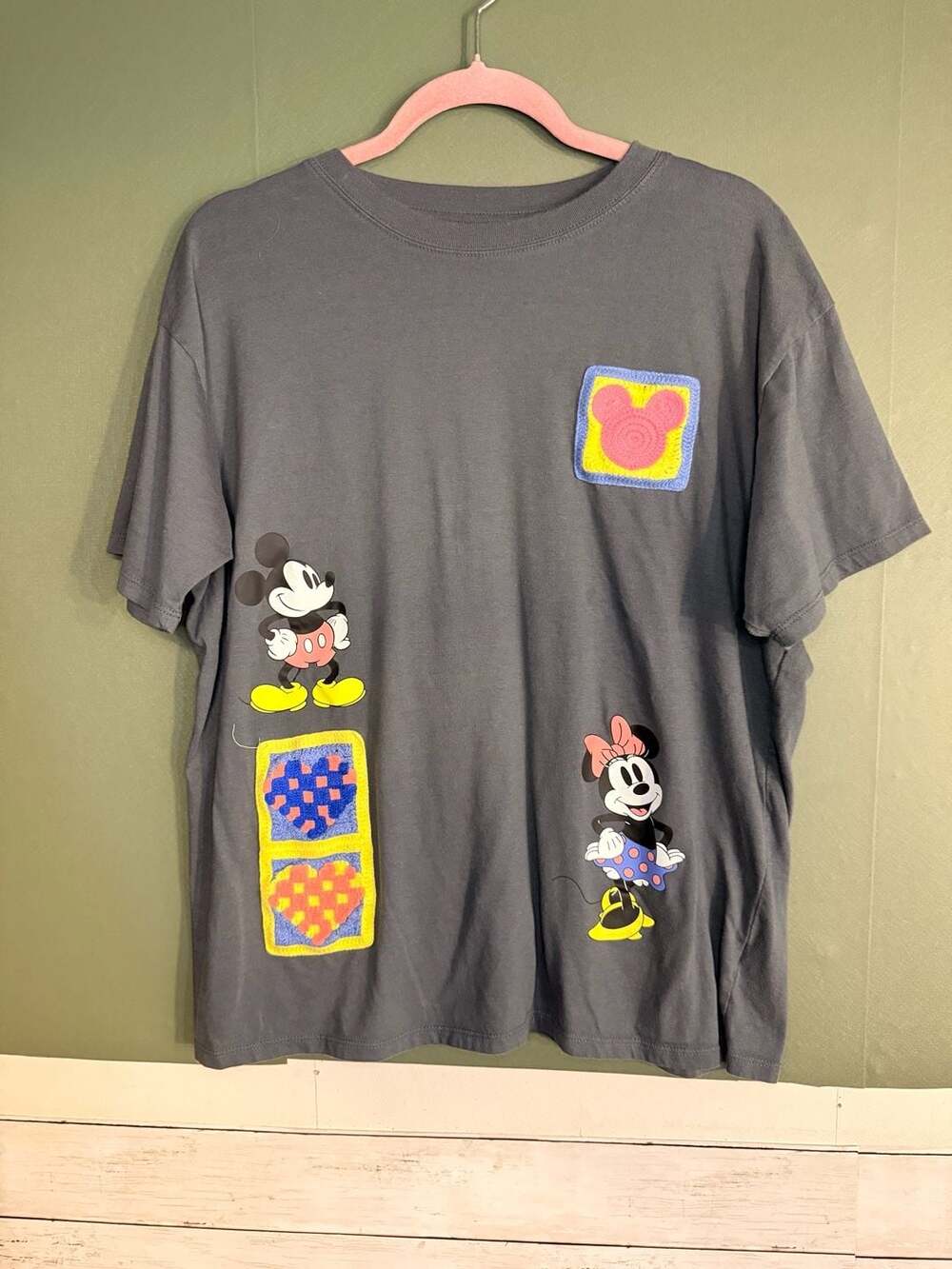 Disney Mickey Mouse Minnie Patch Graphic T-Shirt Gray‎ XL Freeze Short Sleeve